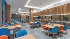 黄石磁湖智选假日酒店餐厅或其他用餐的地方