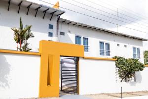 Budova, kde se chata nachází + 1 fotografie