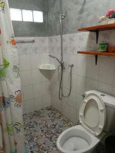 Koupelna v ubytování Goodluck village house