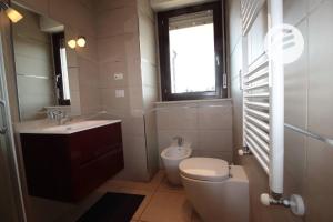 Vannituba majutusasutuses Elegant Apartment "Le Fontane"-BORGO MERCATO-MONCALIERI