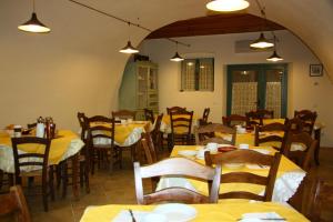 Reštaurácia alebo iné gastronomické zariadenie v ubytovaní Agriturismo La Casa Del Mandorlo