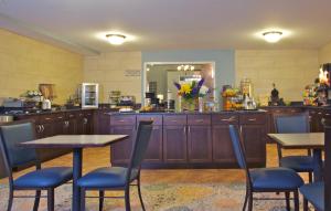 Εστιατόριο ή άλλο μέρος για φαγητό στο Grandstay Hotel & Suites Mount Horeb - Madison