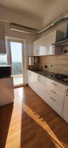 Een keuken of kitchenette bij Theia by the Hridhyam Group