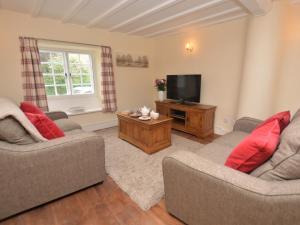 A seating area at 1 Bed in Sherborne 51018