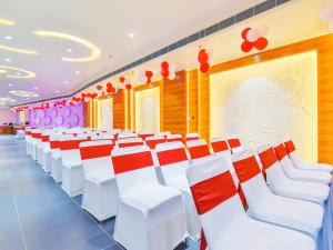 Hotel Anju Shree Inn-Near Jaipur Airport Terminal 1餐厅或其他用餐的地方