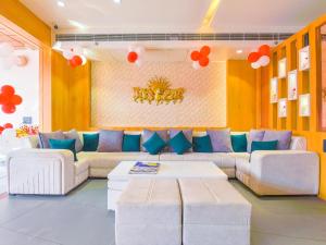 Hotel Anju Shree Inn-Near Jaipur Airport Terminal 1的休息区