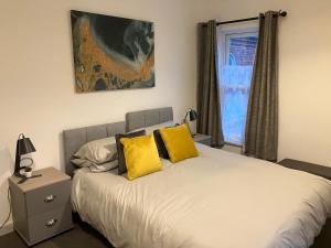 Photo de la galerie de l'établissement Lancing Apartments 2 Bedrooms, Sleeps 5 to 6 First floor Slough M4 Legoland, à Slough