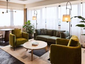 Posezení v ubytování Sofitel Brussels Europe + 37 fotografií