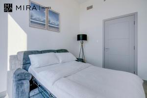 Postel nebo postele na pokoji v ubytování Mira Holiday Homes - Newly 1 bedroom in Downtown