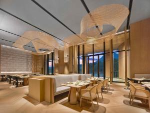 南京牛首山希尔顿酒店餐厅或其他用餐的地方