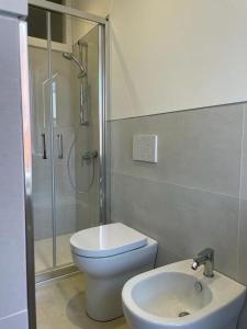 A bathroom at Gioberti 25