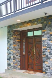 Muka bangunan atau pintu masuk Monkey Island Hotel
