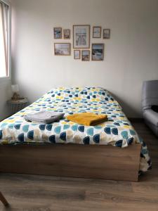 Afbeelding uit fotogalerij van Studio - Parking privé - Wifi - proche Nausicaa et plage in Le Portel