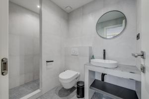 Um banheiro em Lichia Amia Luxury Rooms