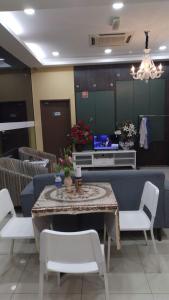 Kuchyň nebo kuchyňský kout v ubytování Doris Hotel + 16 fotografií