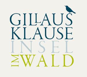 um tipo de letra manuscrito com um pássaro sentado num ramo em Gillausklause - eine Insel im Wald - Waldviertel 