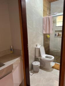 Bathroom sa Casa de campo Itirapina/SP