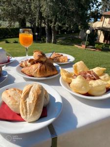 Opções de café da manhã disponíveis para hóspedes em Agriturismo La Luciana
