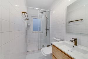 Ένα μπάνιο στο Duplex Apartment near Belém +10 φωτογραφίες