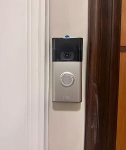 a camera is attached to a wall at Apto Luxuoso, 50 Mts da Praia em Copacabana para 6 in Rio de Janeiro