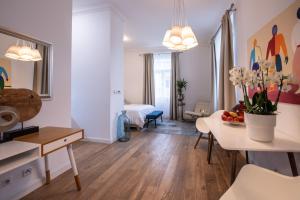 Posedenie v ubytovaní Modern Downtown APT - renovated, on ideal location