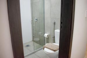 Bilik mandi di Hotel Rio Dorado