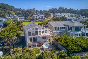 an aerial view of a large house with a conservatory at Casa Vista del Mar in Lincoln City