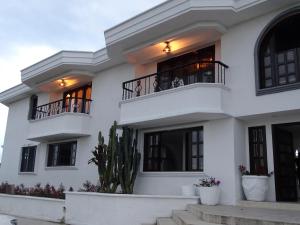 Rõdu või terrass majutusasutuses Hotel Palmas De Alcalá