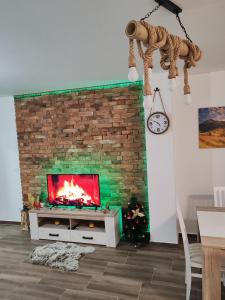 TV/trung tâm giải trí tại Apartman Divčibarska jela