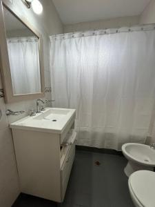 Koupelna v ubytování Departamento Caseros