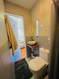 Vonios kambarys apgyvendinimo įstaigoje Private Room Playa Negra