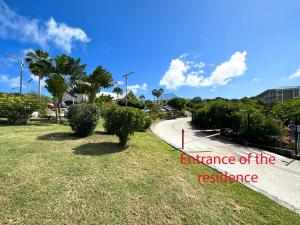 Zahrada ubytování Top floor unit 520 ft2 - 48 m2 with stunning dominant view on ocean, St Barth, Orient Bay