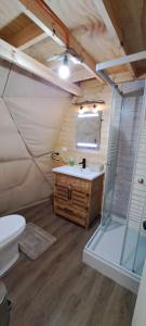 Ένα μπάνιο στο Cabaña y Domos El Pescador Coyhaique +25 φωτογραφίες