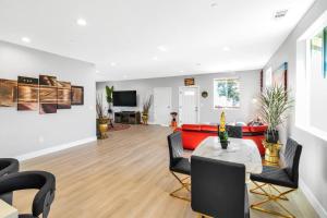 Galeriebild der Unterkunft Plush Getaway with Hot Tub & Bay Area Views in Pinole