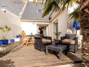 Posezení v ubytování Gîte charmant à Guérande: 3 ch., jardin clos, proche plages et commerces, parking privé, wifi inclus - FR-1-306-1259 + 5 fotografií