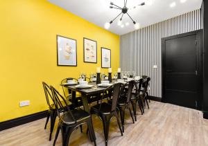 Foto dalla galleria di Bright & Colourful House - Best for a Large Groups a Londra