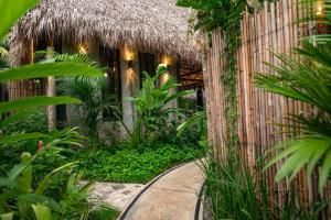 Φωτογραφία από το άλμπουμ του Coco Bungo - Beachside Bungalow #2 σε Santa Teresa Beach