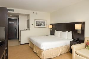 Letto o letti in una camera di Courtyard by Marriott Panama Metromall