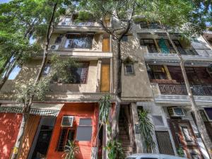 un edificio de apartamentos en San Francisco en Hotel Dream Palace Laxmi Nagar, en Nueva Delhi