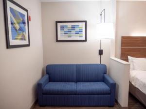 Postel nebo postele na pokoji v ubytování Holiday Inn Express & Suites Greenville Airport i85 by IHG