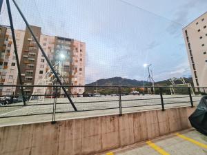 a view of a city from a bridge at Apartamento compartido en dosquebradas in Dosquebradas
