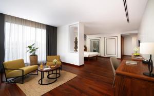 Posezení v ubytování Koulen Central Hotel
