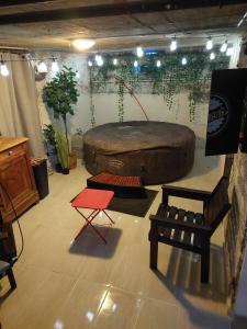 Télévision ou salle de divertissement dans l'établissement Gite d'exception 13 couchages avec jacuzzi et sauna