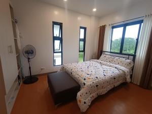 Postel nebo postele na pokoji v ubytování Casa Devino - Discover the Perfect Condo Getaway in Luxury, Kareoke, Netflix, Free Parking + 25 fotografií