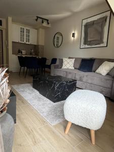 Apartman Aspen Divcibareにあるシーティングエリア