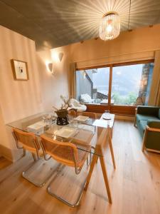 Chalet Mélèze skis aux pieds Alpes, Sainte-Foy station 1550的休息区