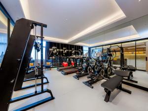 Fitness centrum a/nebo fitness zařízení v ubytování Park Inn by Radisson Zhuhai Gaolan Port