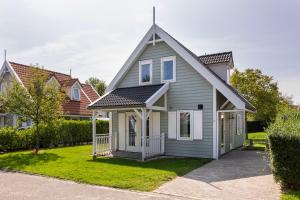 Budova, kde se prázdninový areál nachází + 6 fotografií