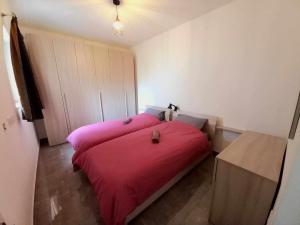 Llit o llits en una habitació de Apartment in Marsaskala