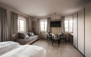 Galeriebild der Unterkunft HOFERGUT Suites & Apartments in Riscone